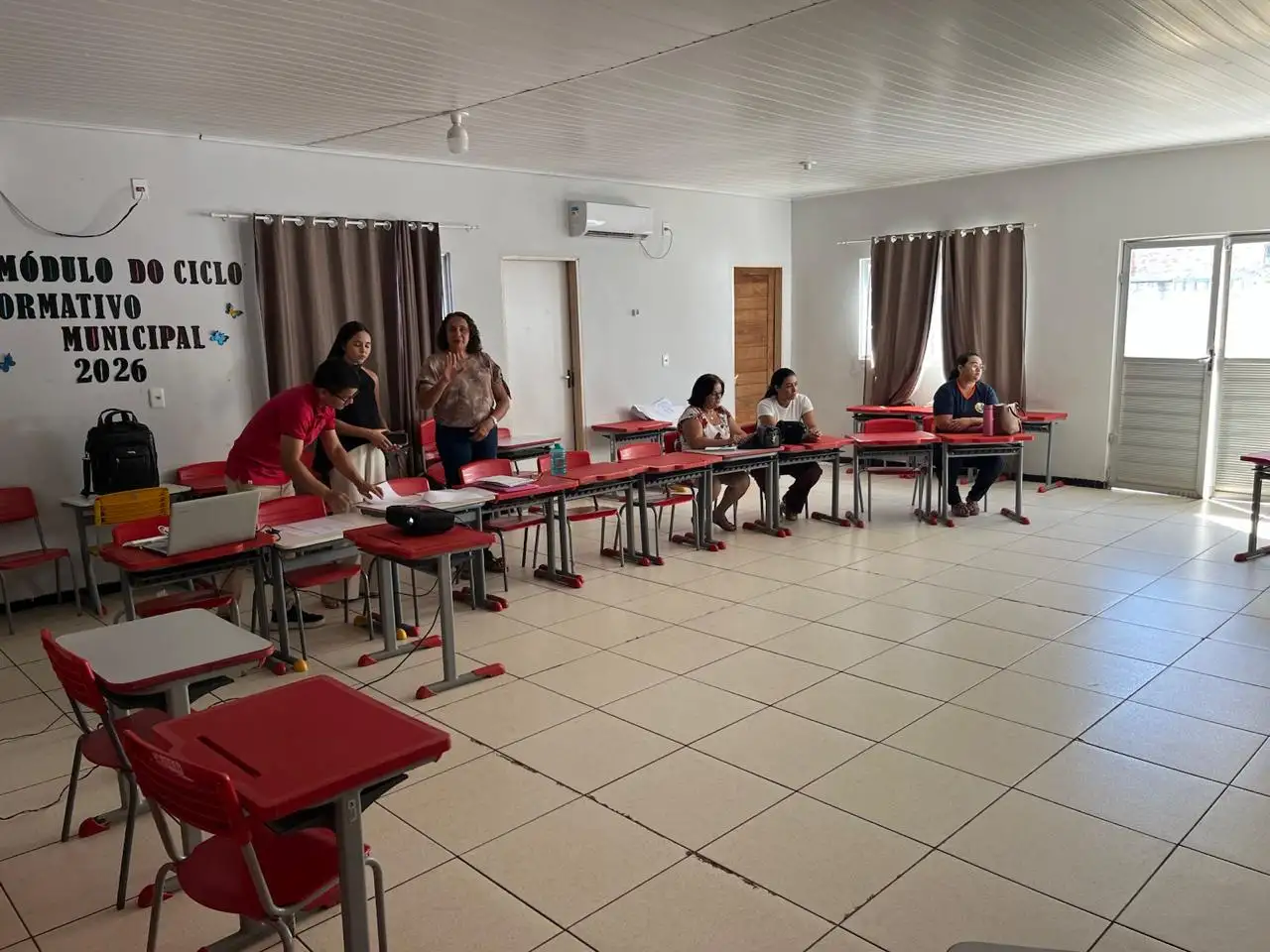 Foto 4 – Comissão Gestora realiza reunião de alinhamento para elaboração do Plano Municipal de Educação 2026–2036