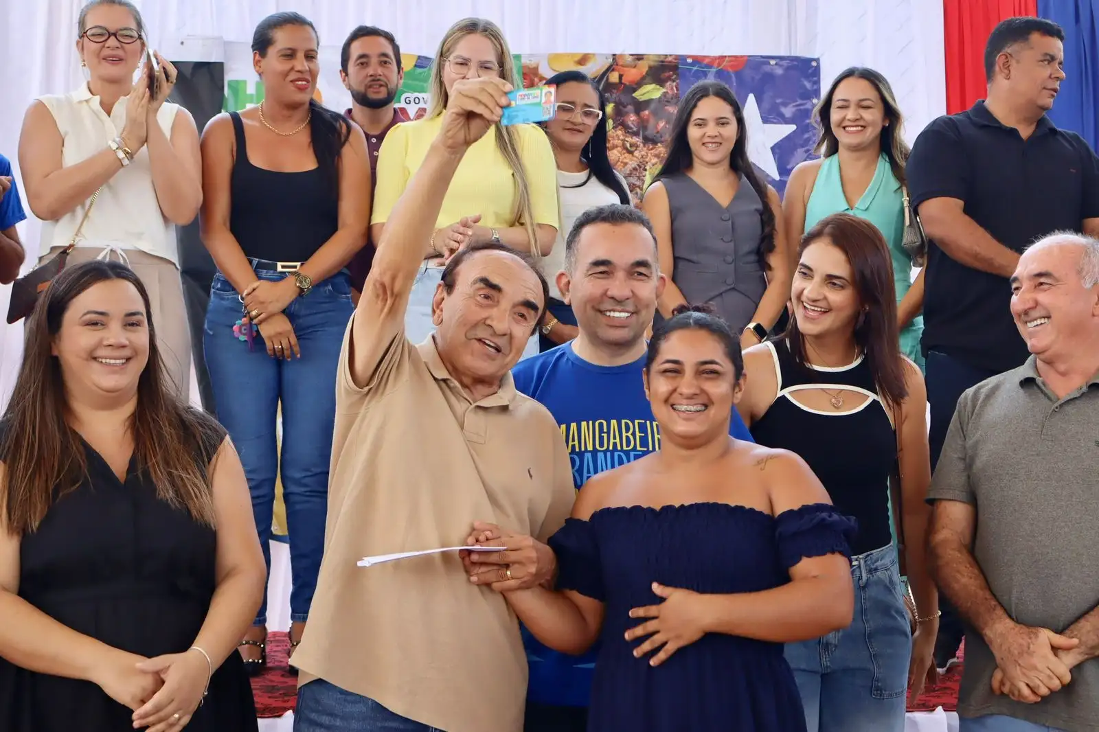 Mangabeiras realiza entrega dos cartões do Programa Maranhão Livre da Fome